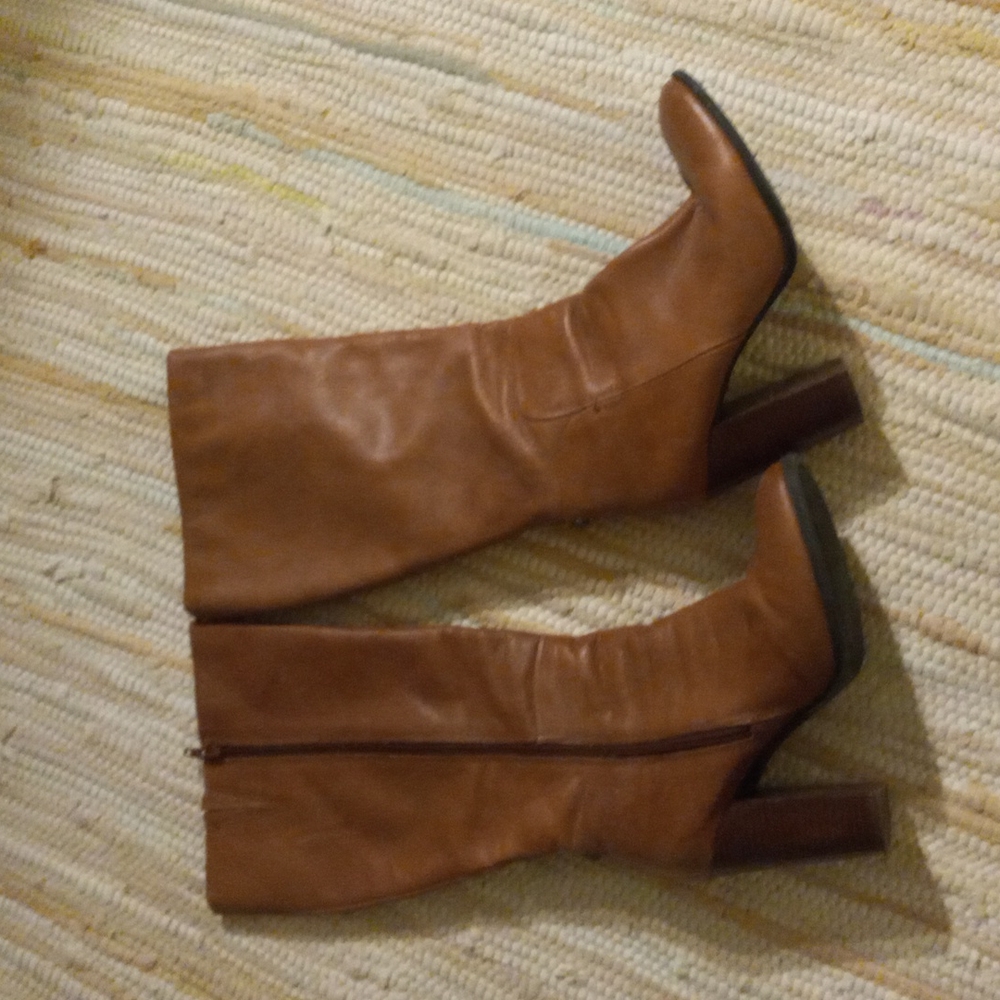 Liz & Co. Brown leather boots 👢